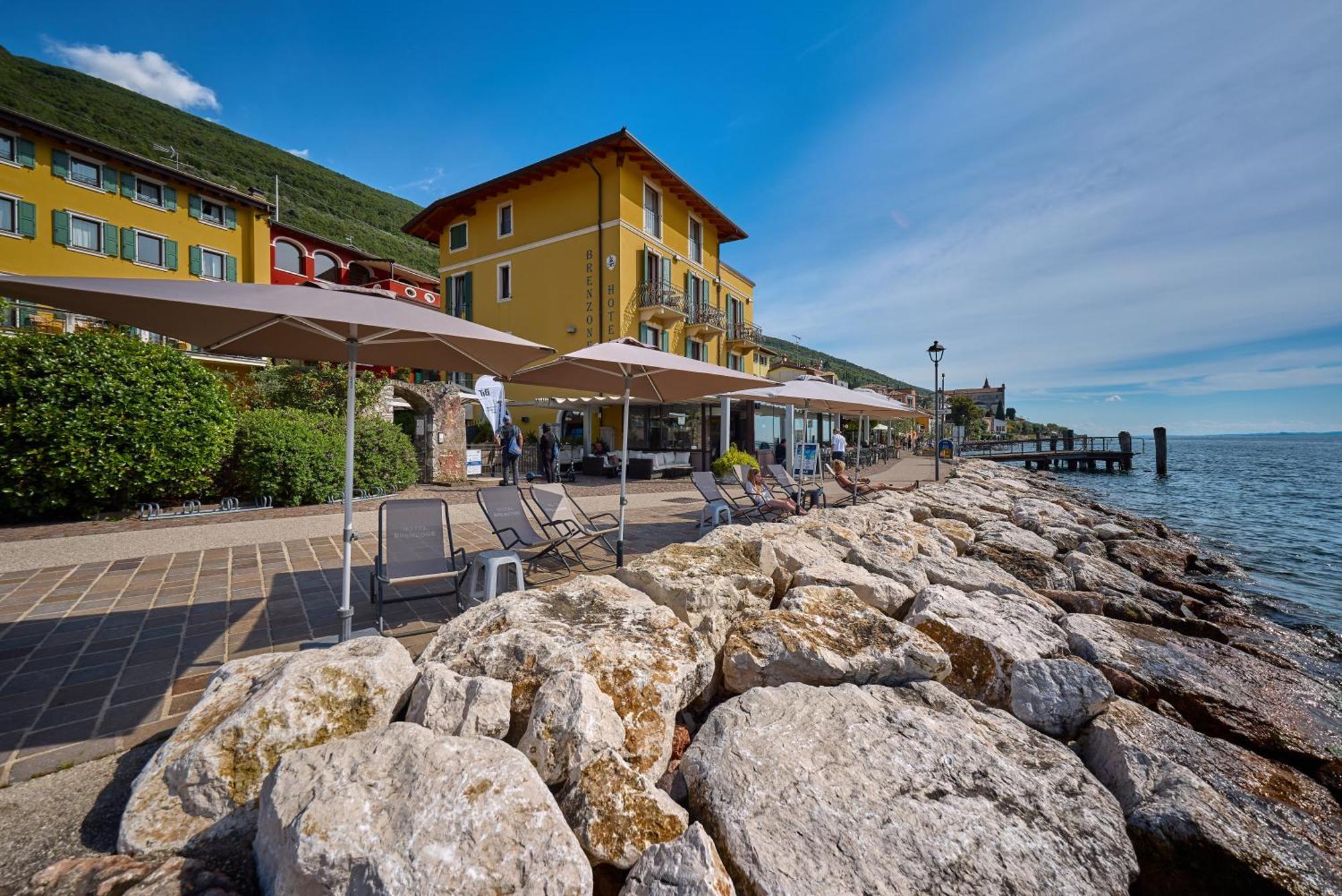 Lake Front Hotel Brenzone Exteriör bild